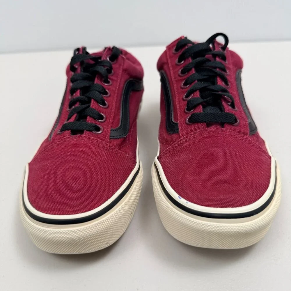 VANS Sneakers Mens Size 8  / Womens 9.5 Red Canvas Low Top Old Skool